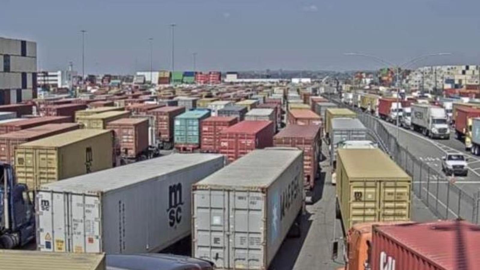 US DOT awards $148 million in grants to lower truck pollution at ports – JOC.com