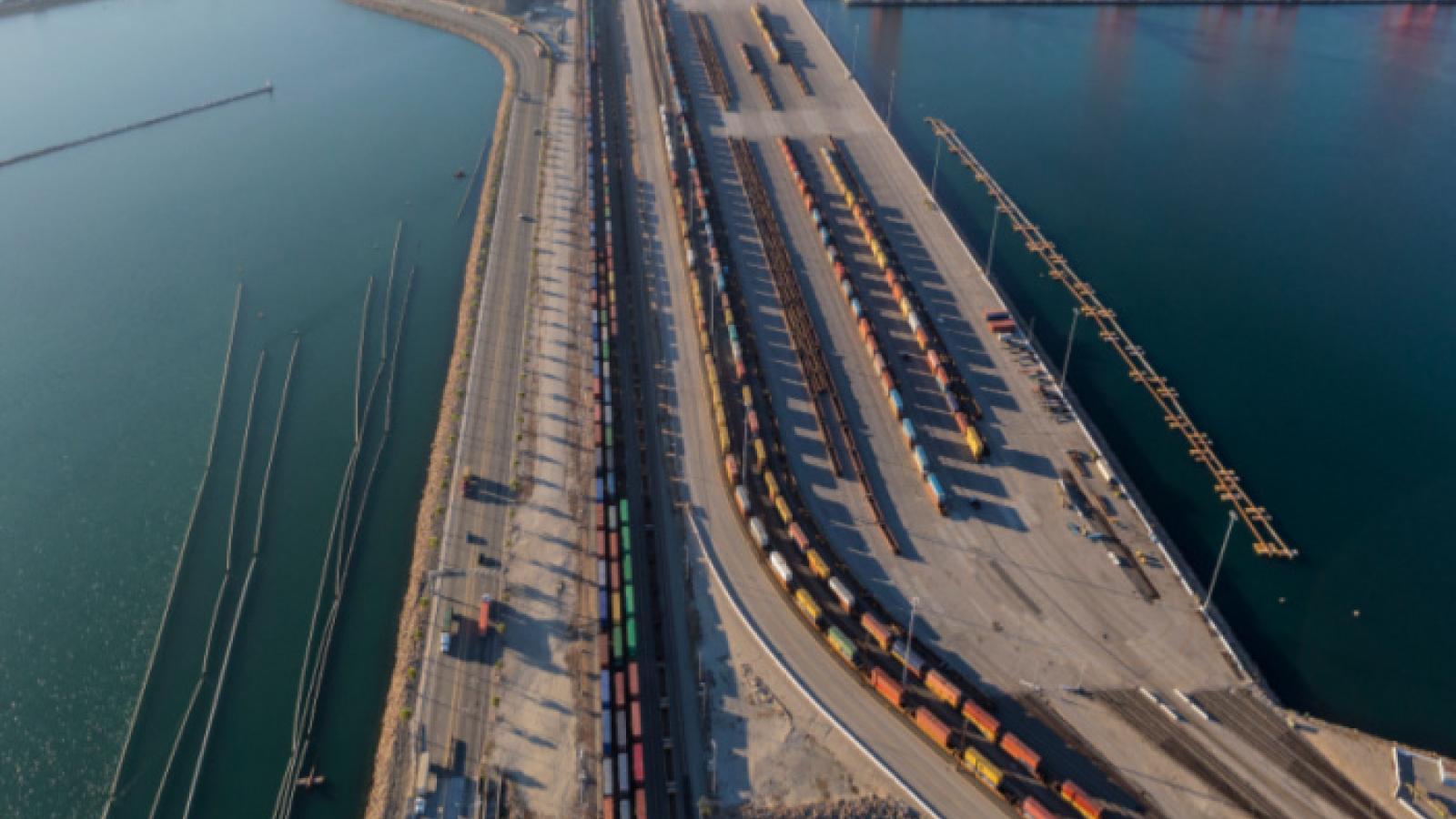 Long Beach Port project means more cargo by rail, less by trucks – Press  Telegram