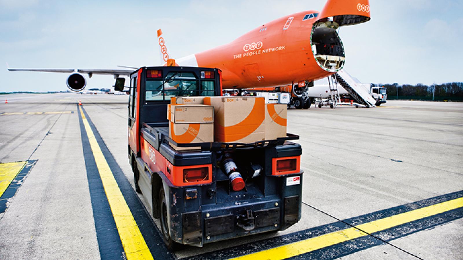 TNT Express narrows loss as FedEx takeover nears | Journal of Commerce