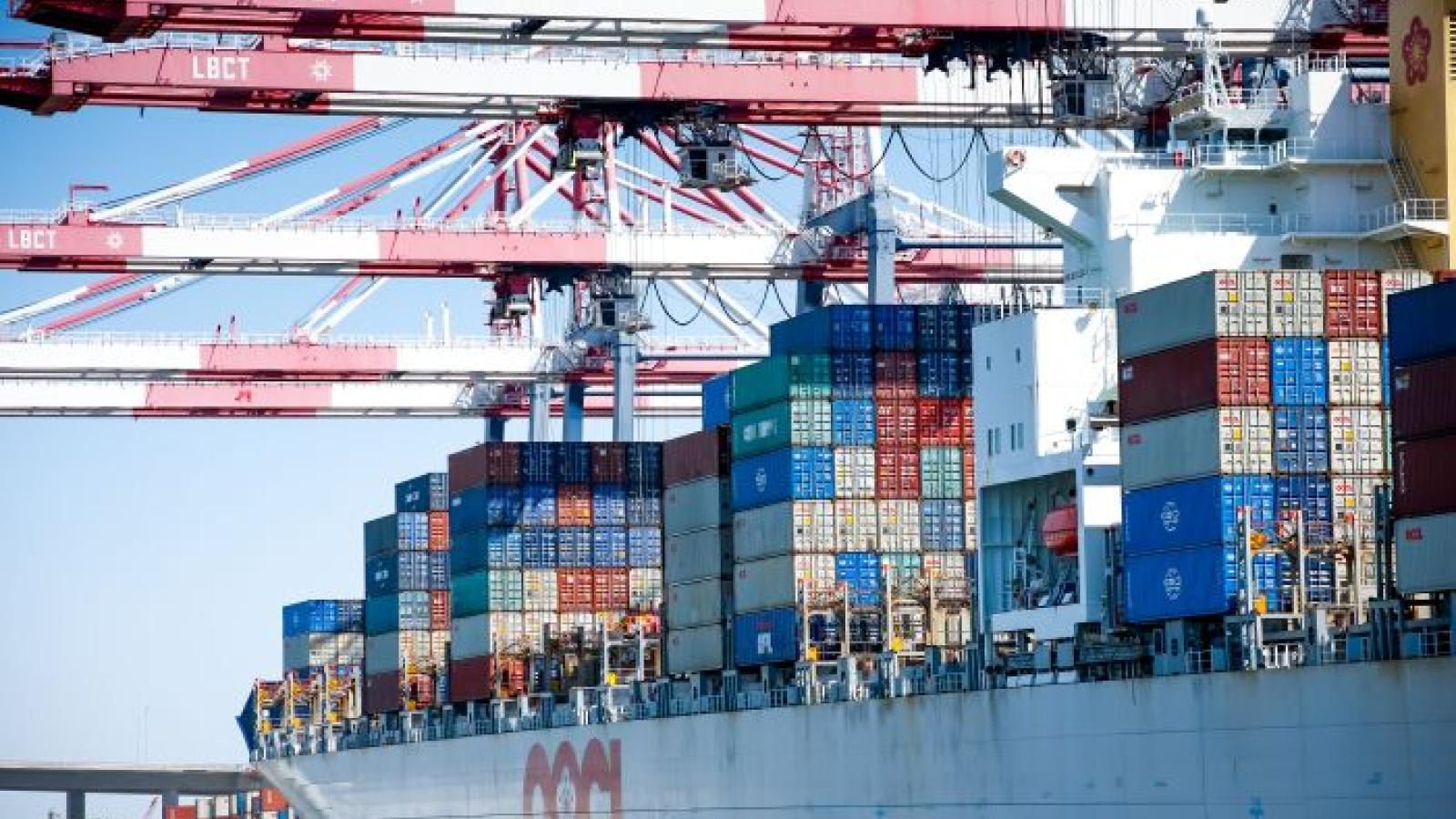 Trans-Pac carrier reliability slipped in July amid labor woes, Panama Canal limits