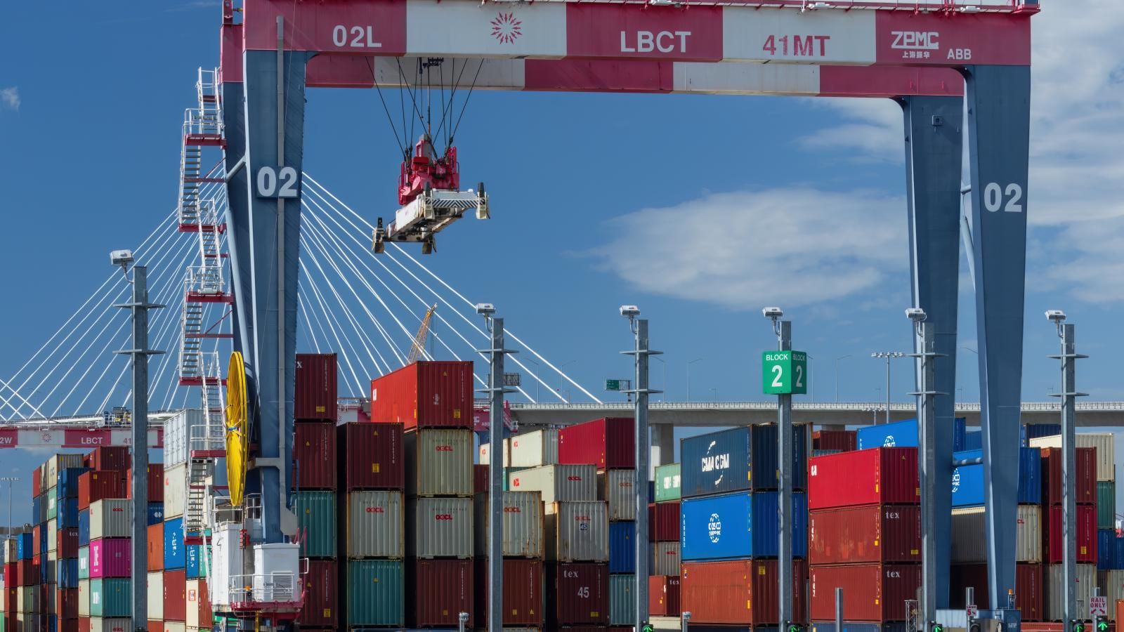 LA-LB dockworkers target automated terminals as job actions continue