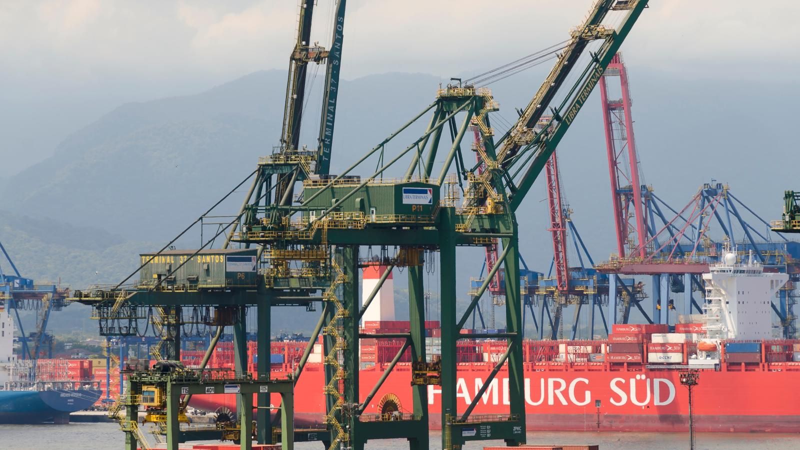 Hapag-Lloyd enters Brazil feeder market amid cabotage deregulation