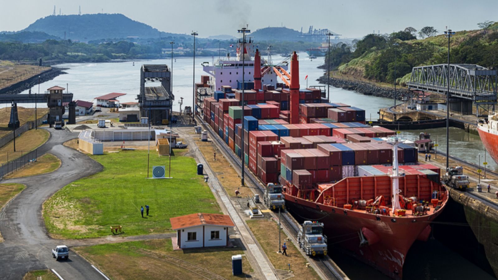 Panama Canal draft restrictions limiting container ship loadings