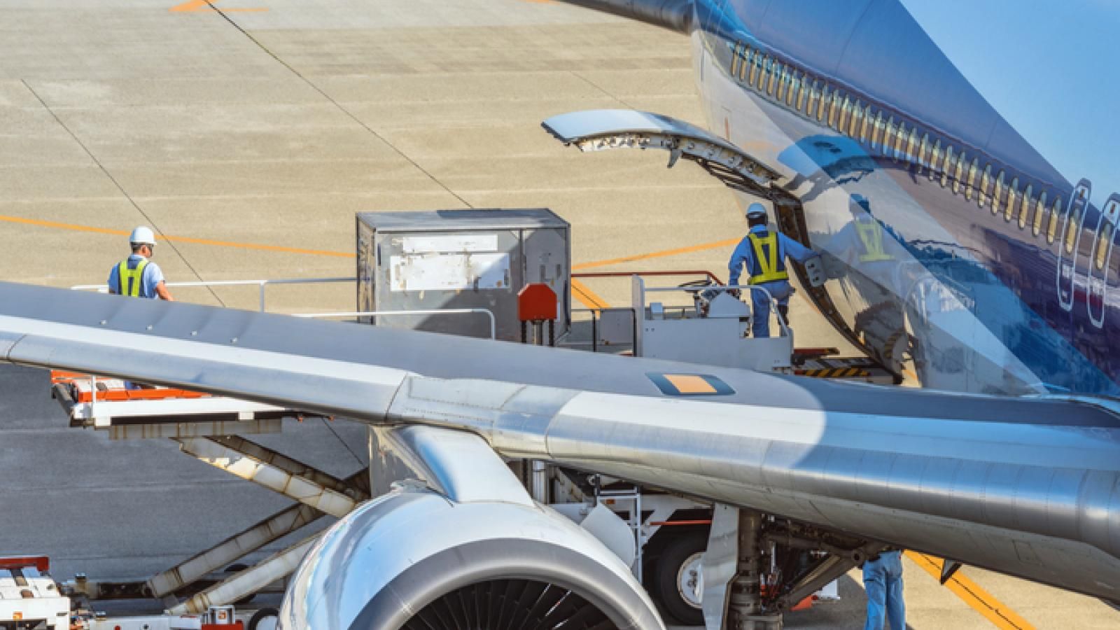 Forwarders facing margin pressure from smaller shipments, shift of air to ocean