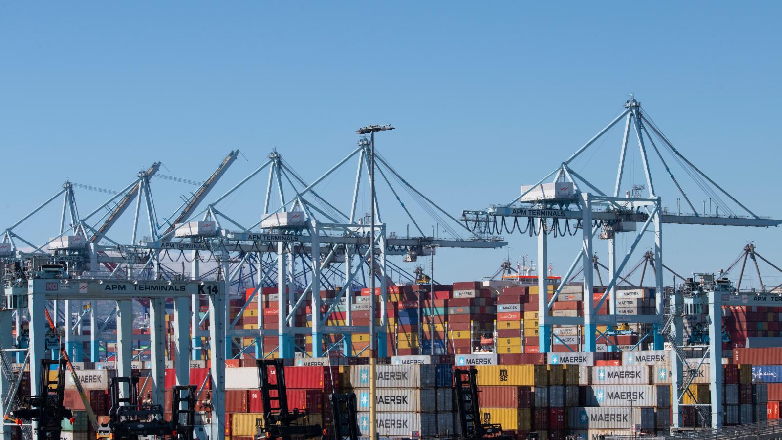 ILWU US West Coast employers reach tentative deal on new six year