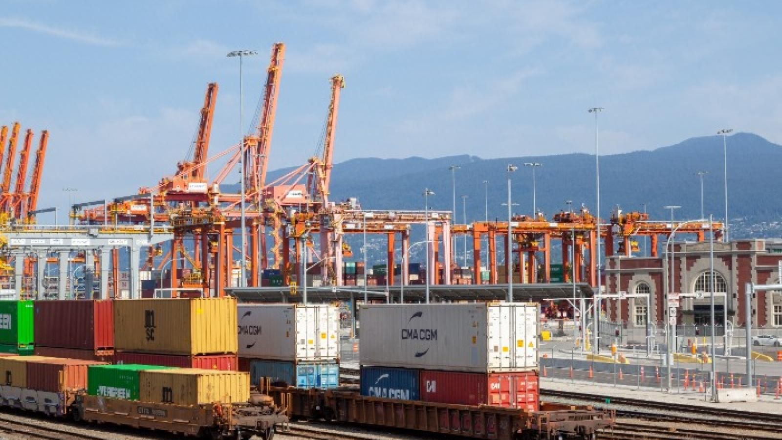 UPDATE: Western Canada longshore workers retract notice of Saturday strike