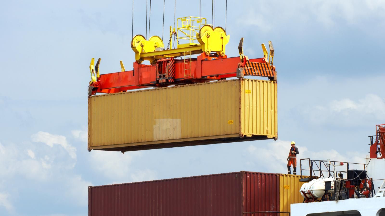 Shippers offer mixed reaction to Dye’s proposals to fix container terminal flow