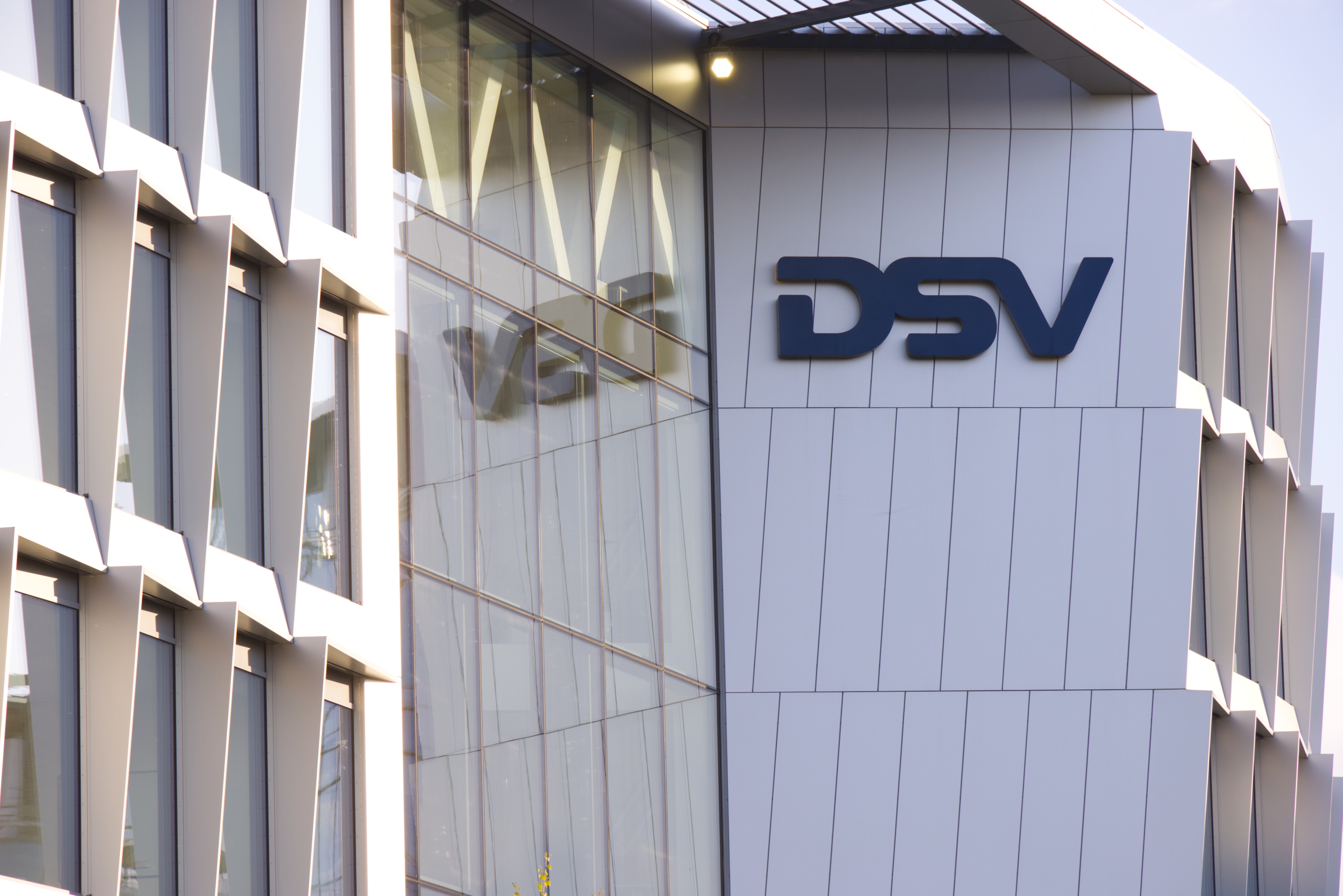 Government, board approvals clear way for DSV-DB Schenker merger