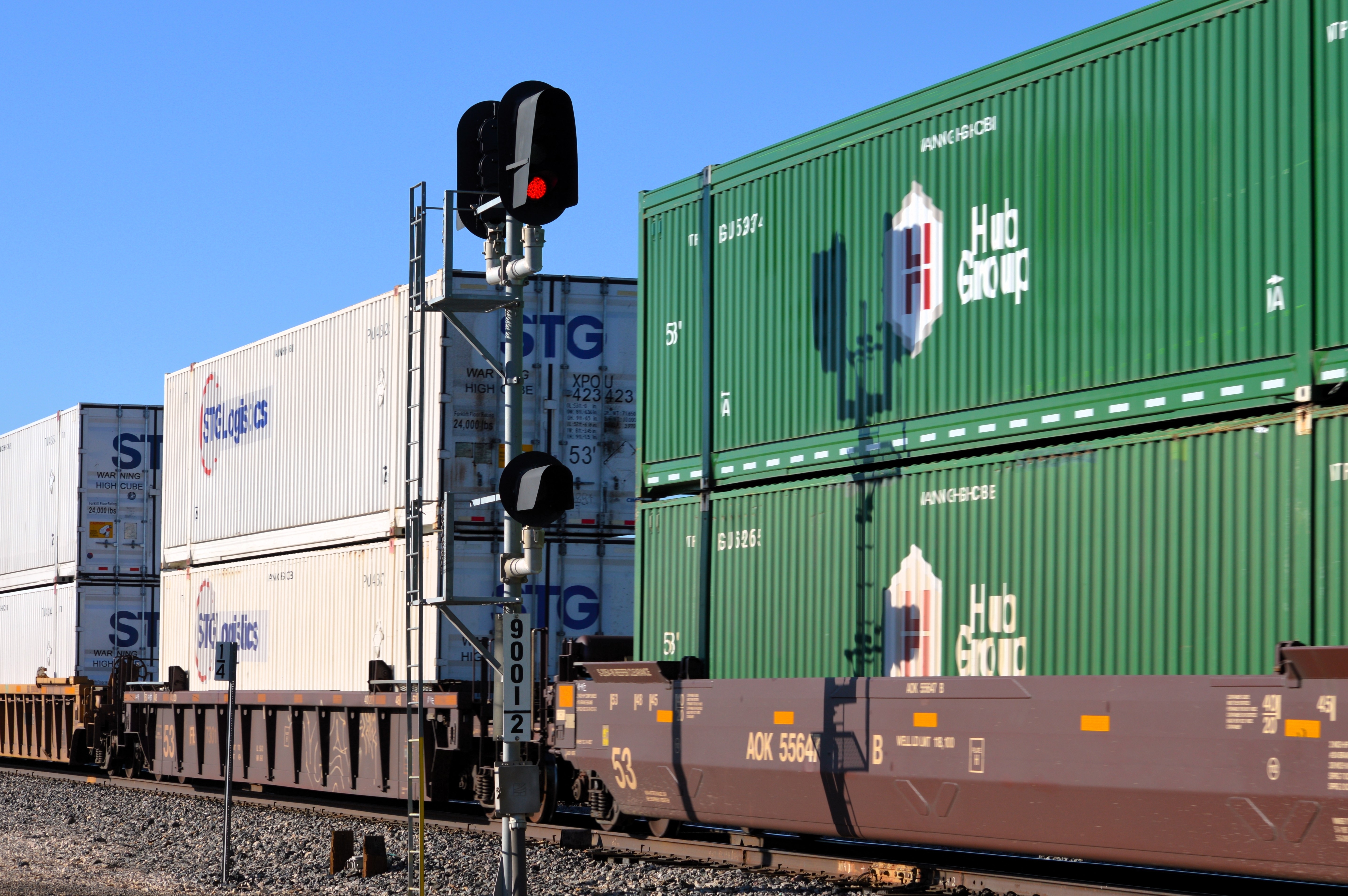 Intermodal rail must improve reliability to capture just-in-time freight: execs