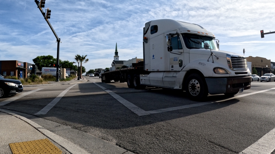 Back-to-back hurricanes roil US truck spot market, pushing up rates