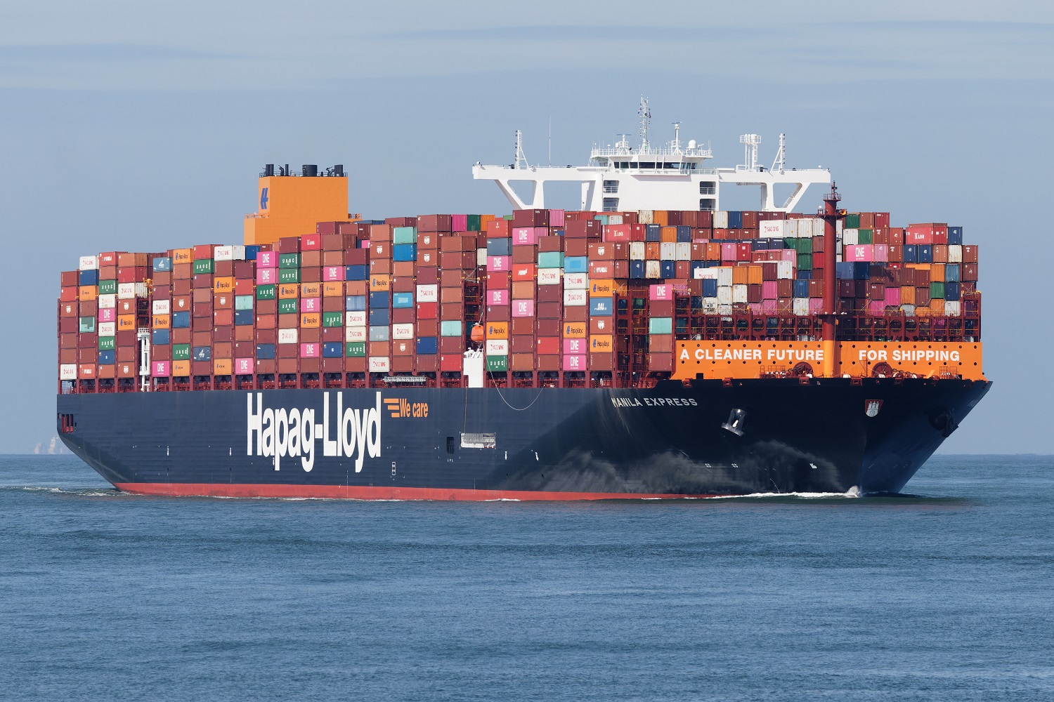 Hapag-Lloyd makes $4 billion move down LNG path with 24-ship dual-fuel order