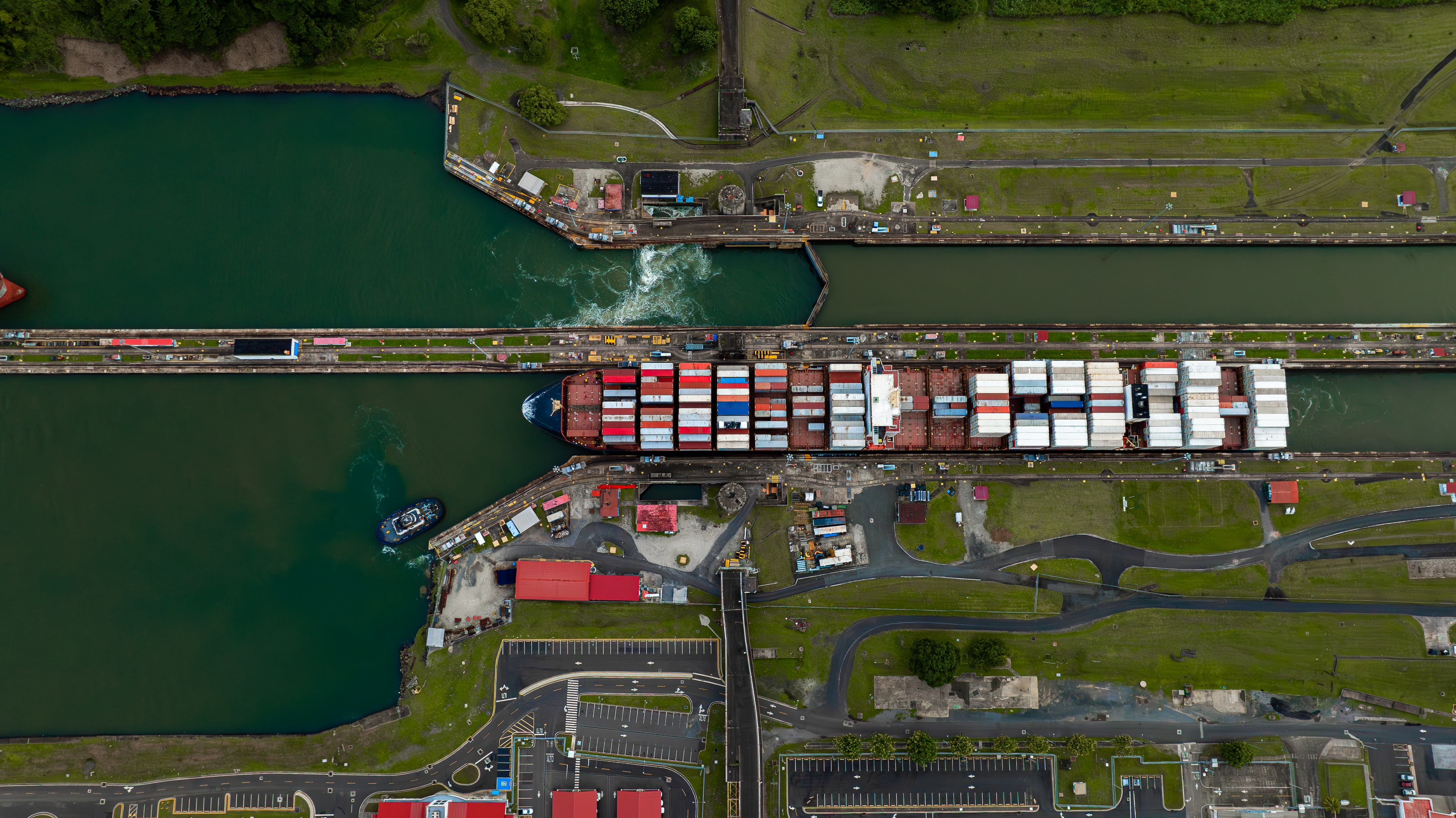 Panama Canal chief offers land bridge option to transship containers across isthmus