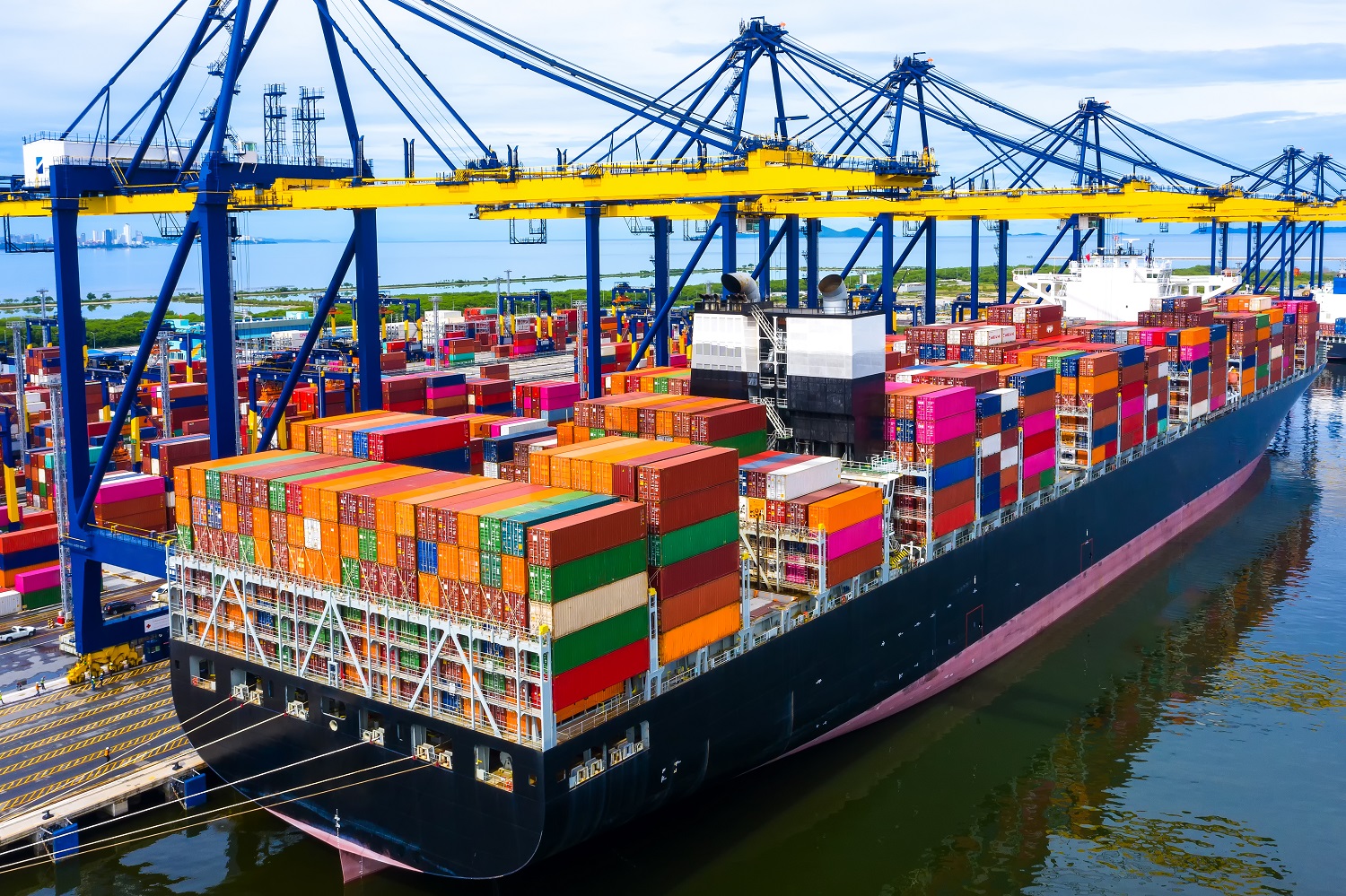 NYSHEX says will launch ocean freight rate indexes next year