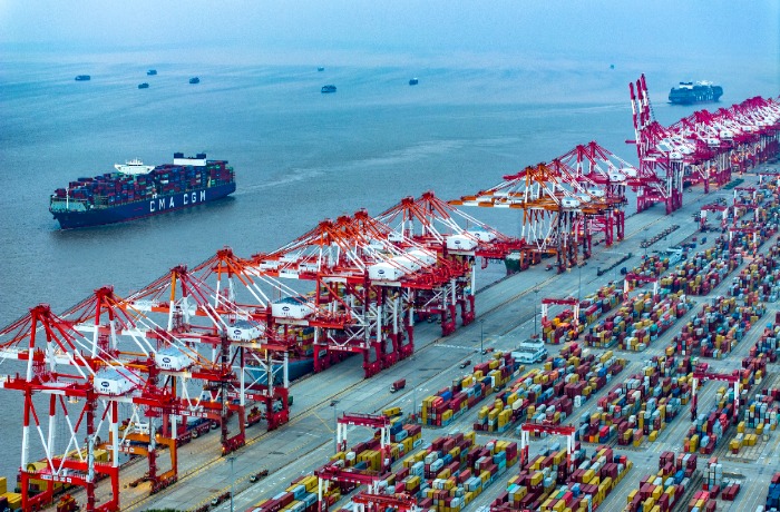 Lunar cargo rush, poor weather clog major Asia ports