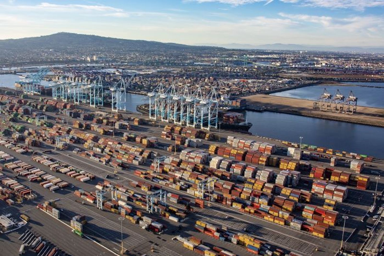 US ports urge Trump, Congress to keep funds in place but tariffs at bay