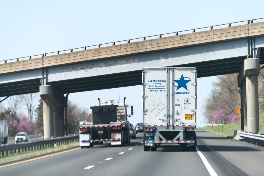 Large US truckload carriers, expecting more demand, rein in capacity cuts