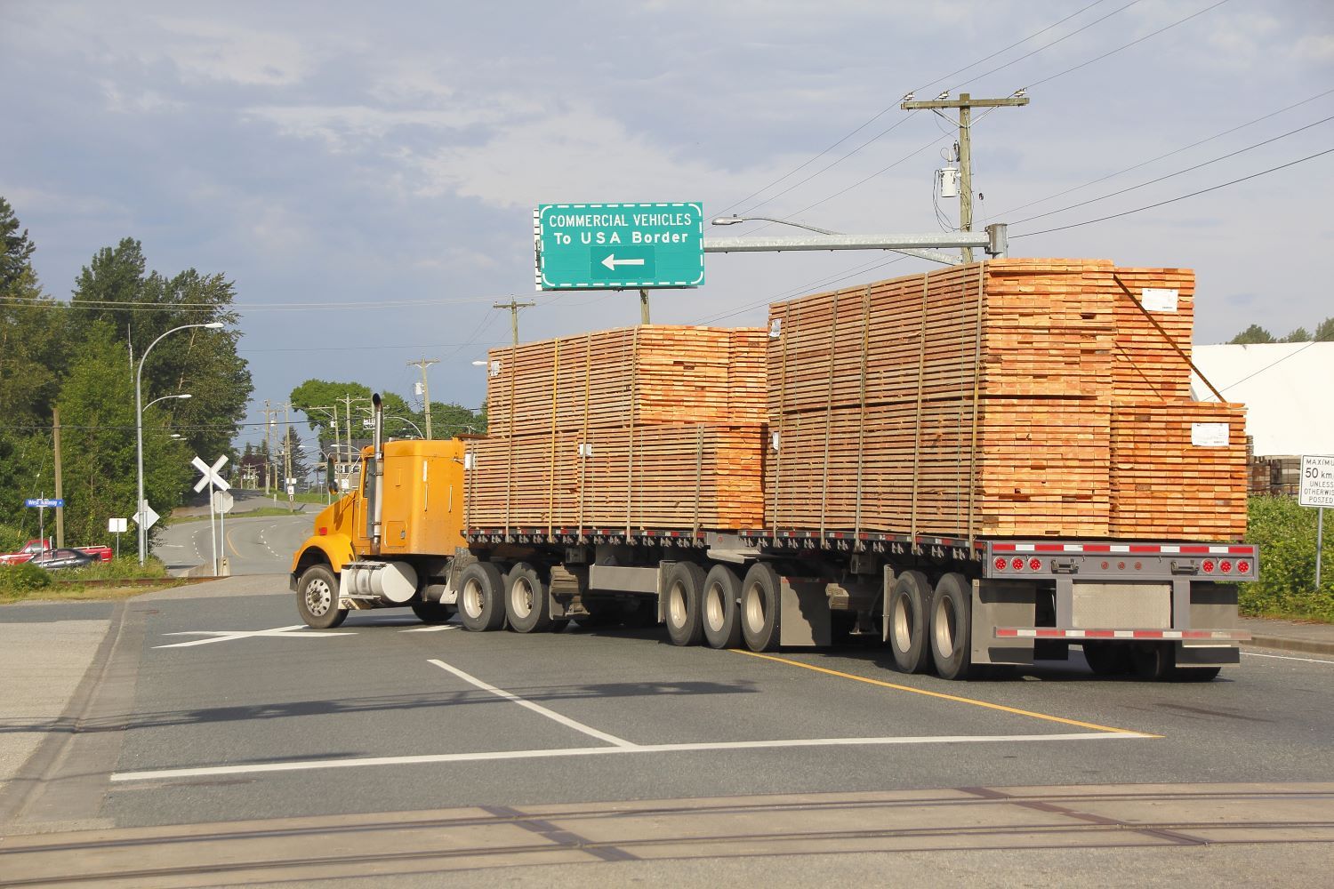 Cross-border spot truck rates rise as shippers ride tariff rollercoaster