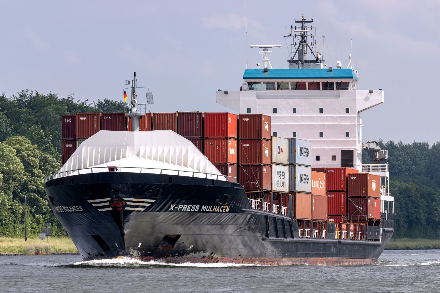 Cosco boosts feeder reach under pair of deals with X-Press