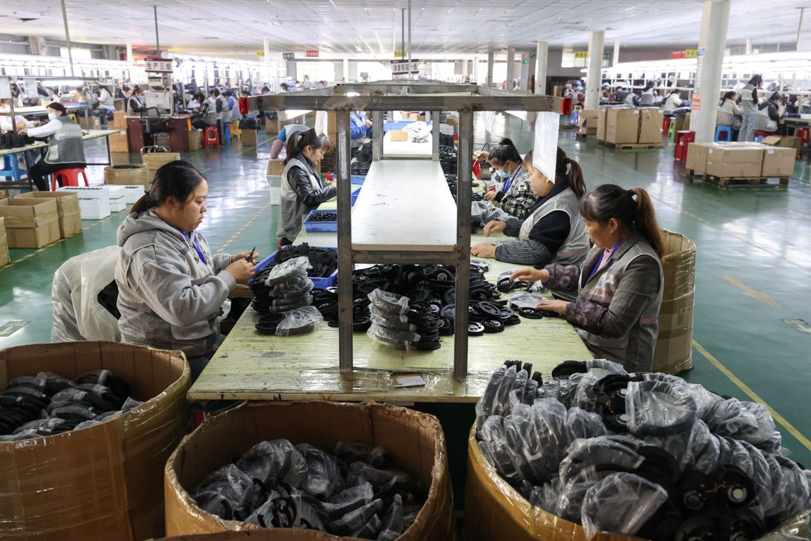 Widening China import-export imbalance soaking up container capacity