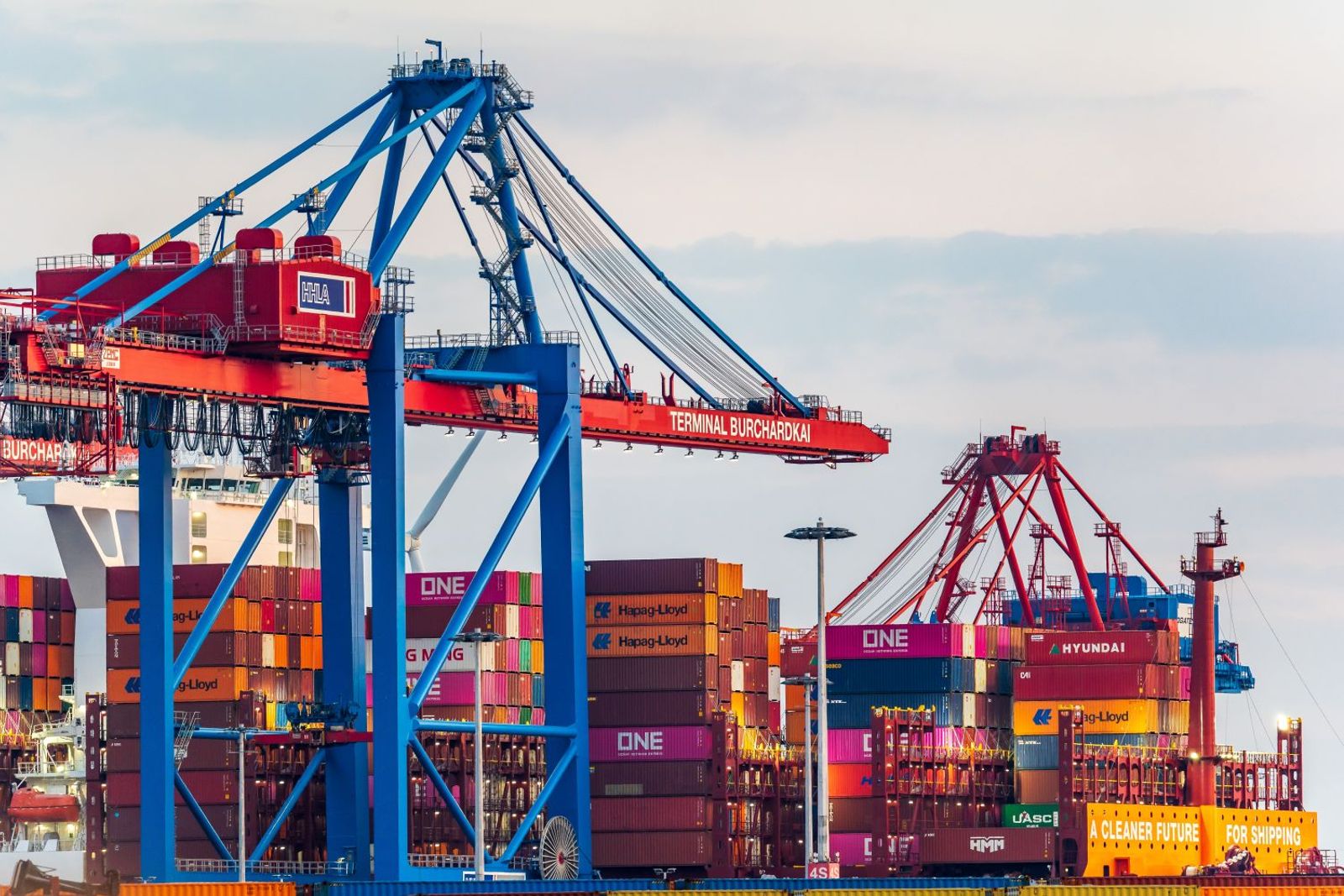 Trans-Atlantic capacity injection overtakes market demand