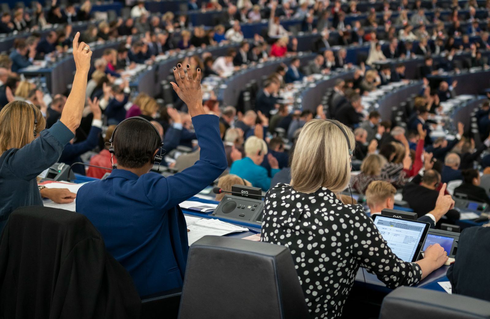 Europe Union approves US trade deal, but sets firm conditions