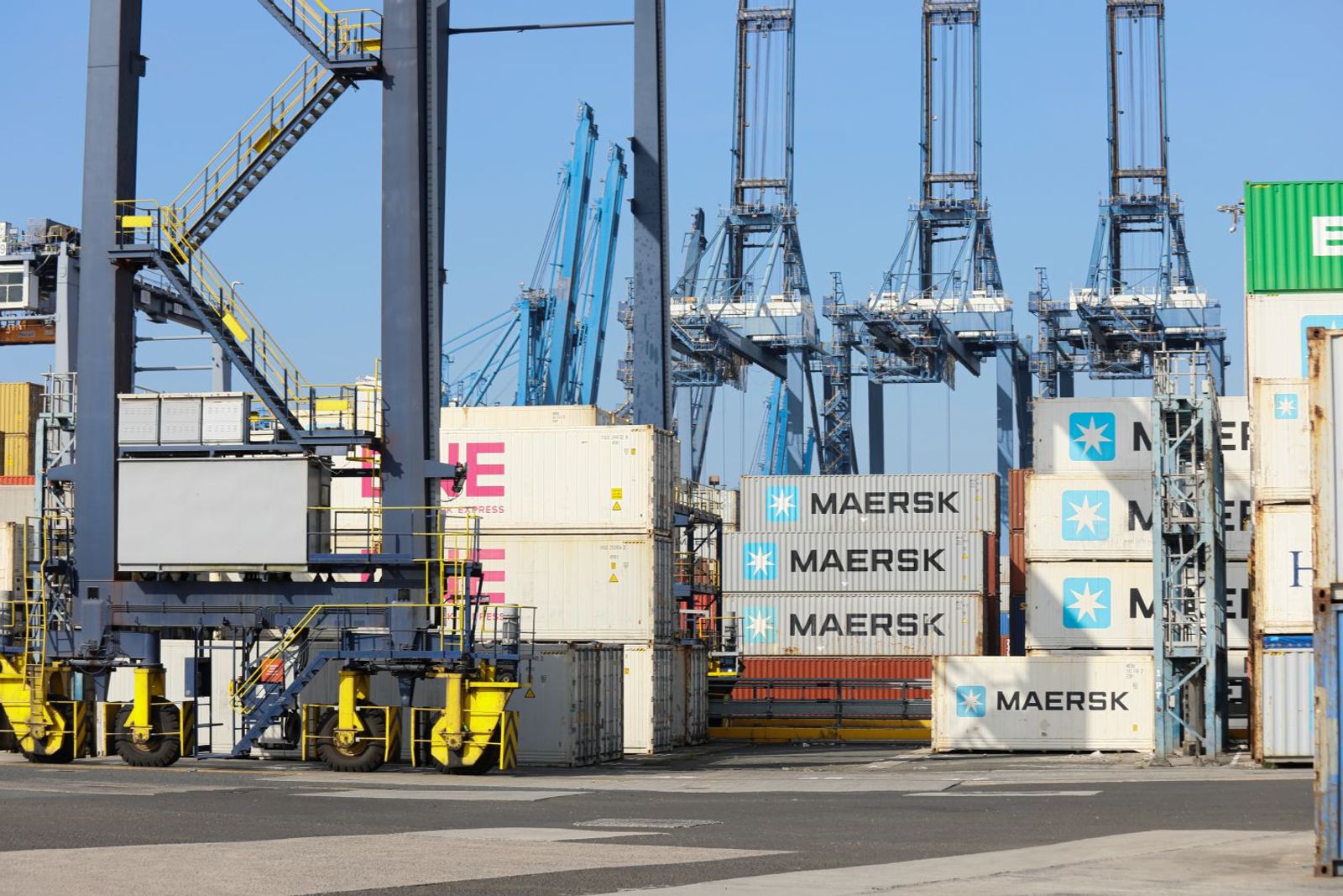 Hutchison seeks $1.5 billion from Panama over cancellation of terminal leases