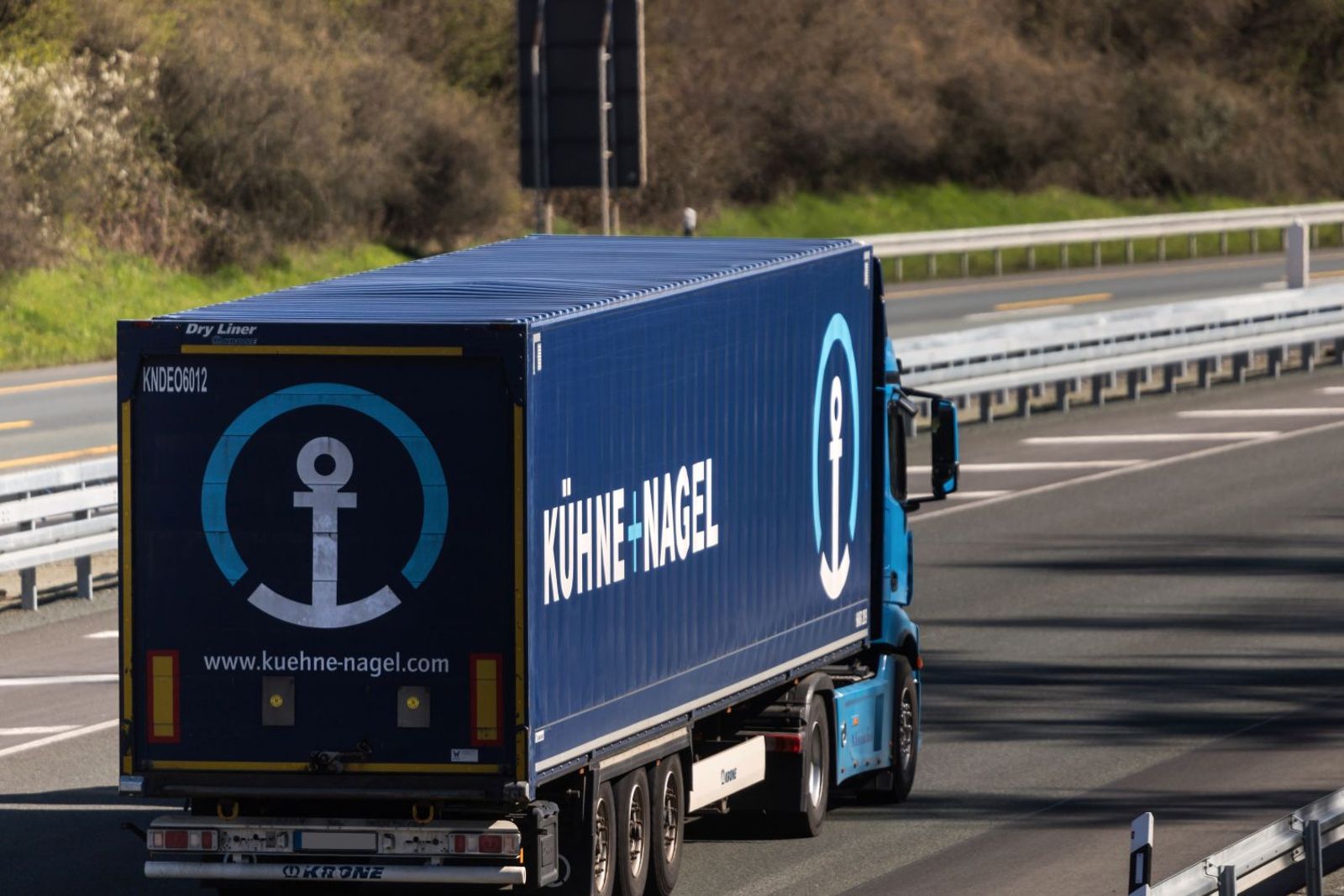K+N, Amazon sign long-term deal for logistics, cloud services