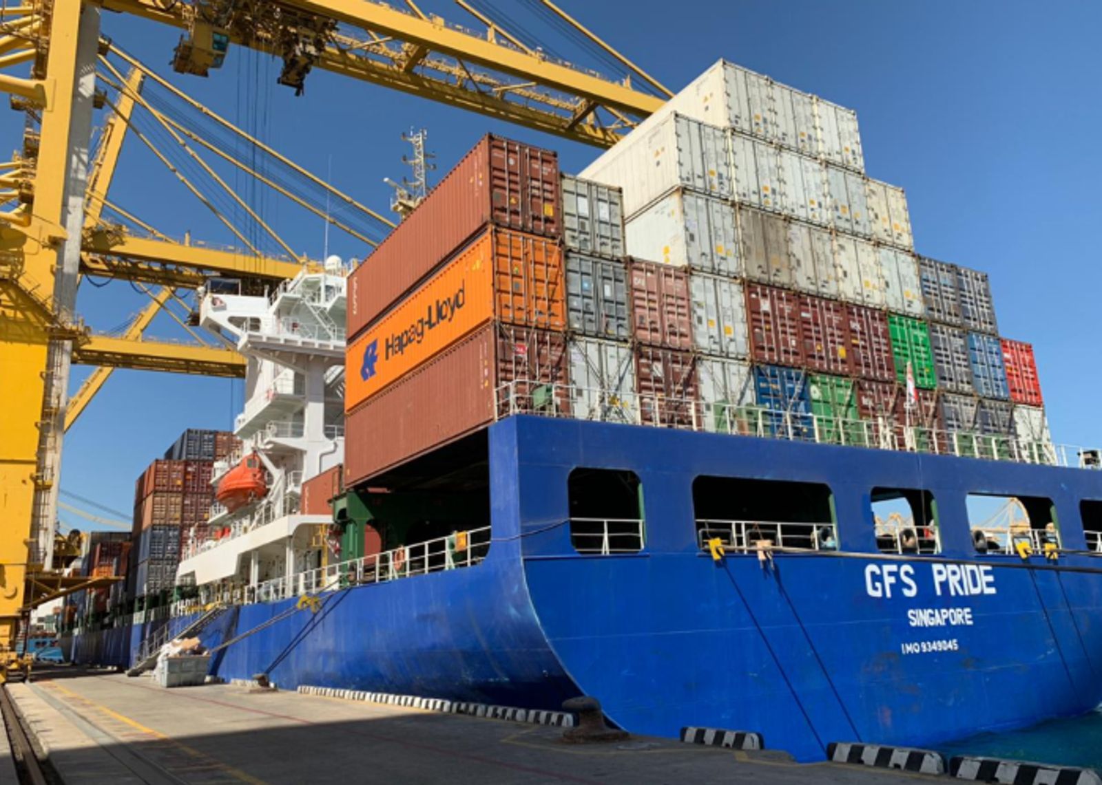 Container ship sinks in Strait of Hormuz after attack