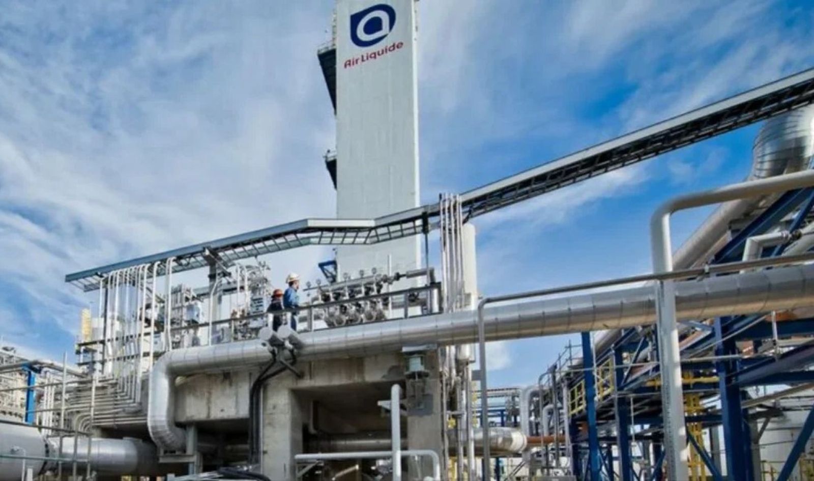 Industrial gas suppliers focus on AI buildout amid helium disruption